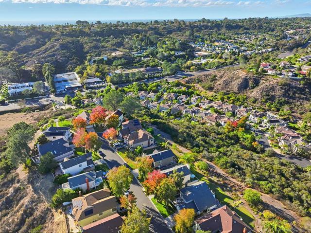 3626 Lorimer Ln, Encinitas CA: https://media.crmls.org/mediaz/e2f4cd69-586e-431a-8233-6ca845200b19.jpg