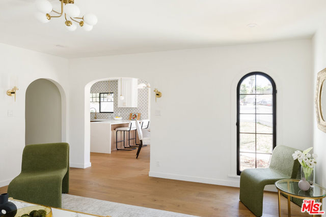 2353 Lucerne Avenue, Los Angeles CA: https://media.crmls.org/mediaz/e2f575e7-eaee-46f1-918d-23ea22ec0d19.jpg
