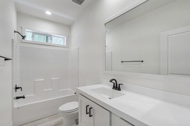 258 Yosemite Road, San Rafael CA: https://media.crmls.org/mediaz/e2f5f8c0-4e0a-45fd-8679-3830e88fc0b8.jpg