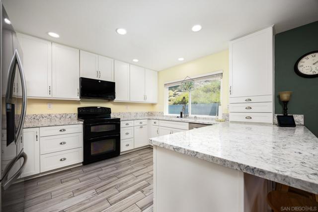 14543 High Pine St, Poway CA: https://media.crmls.org/mediaz/e2f66363-af78-43a0-bc53-295eb4f4ecd0.jpg