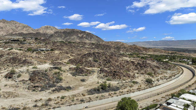 49305 Highway 74, Palm Desert CA: https://media.crmls.org/mediaz/e2f79425-3e4c-45af-bb61-7927ee16b788.jpg