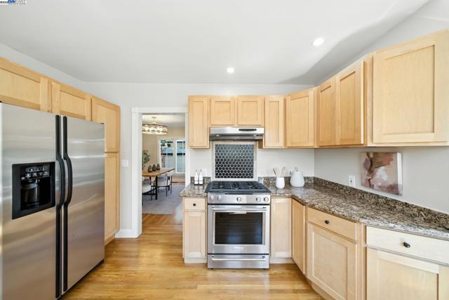 3357 Jordan Rd, Oakland CA: https://media.crmls.org/mediaz/e2f7e5fe-d49d-470d-9251-11a77a76556b.jpg