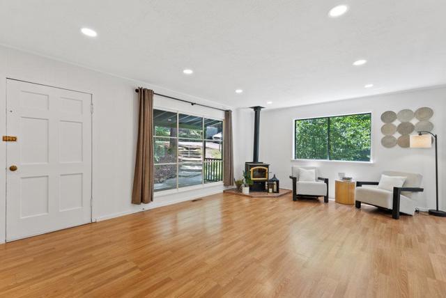 1116 Lakeside Drive, Felton CA: https://media.crmls.org/mediaz/e2f81683-7758-40ae-b7aa-f3521ef52543.jpg