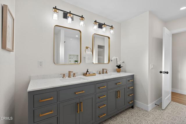 400 Dayloma Avenue, Ventura CA: https://media.crmls.org/mediaz/e2f9a199-122c-4dc2-a801-f2da350352a5.jpg