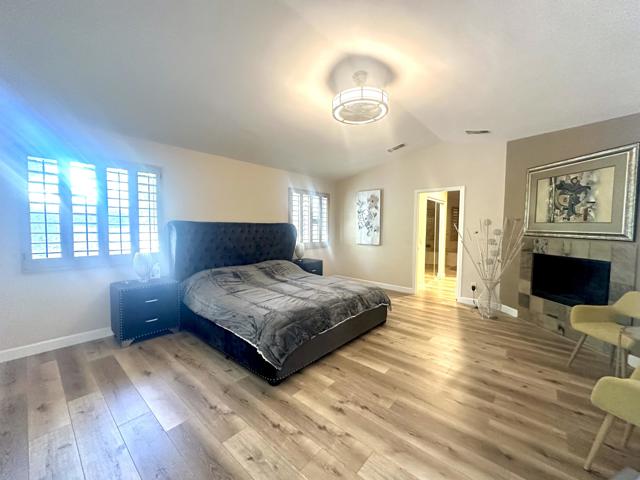 Image 16 of 29 For 76961 Sheffield Court