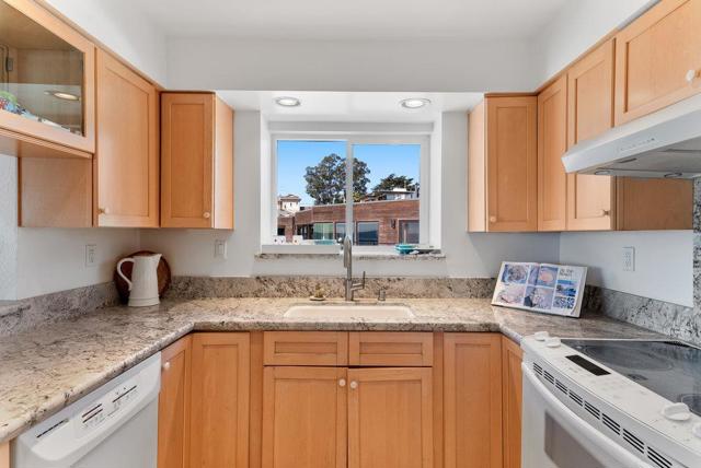 22130 E Cliff Drive, Santa Cruz CA: https://media.crmls.org/mediaz/e2fa2129-ce1a-4b73-8bf9-303d77a1e8bc.jpg