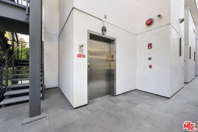 621 N Kings Road, West Hollywood CA: https://media.crmls.org/mediaz/e2faee94-bbff-4cc5-8ba0-94d5a2cfbef5.jpg