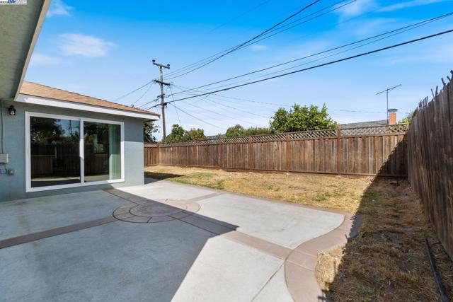 4643 sloan, Fremont CA: https://media.crmls.org/mediaz/e2fb604a-f865-4039-85ad-97eae6fb339b.jpg