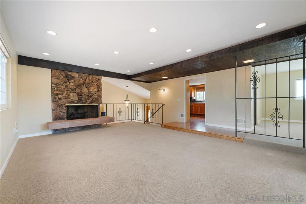 MLS #250033594SD img 4