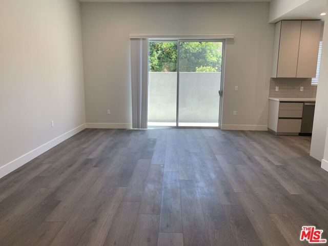 1721 GRANVILLE Avenue, Los Angeles CA: https://media.crmls.org/mediaz/e2fba595-c8d8-4c04-9f22-79f09d0ff330.jpg