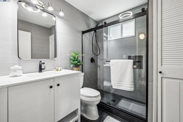 3014 BROADMOOR VIEW, Oakland CA: https://media.crmls.org/mediaz/e2fd4b9d-e569-4a49-9235-d53de3abe2f3.jpg