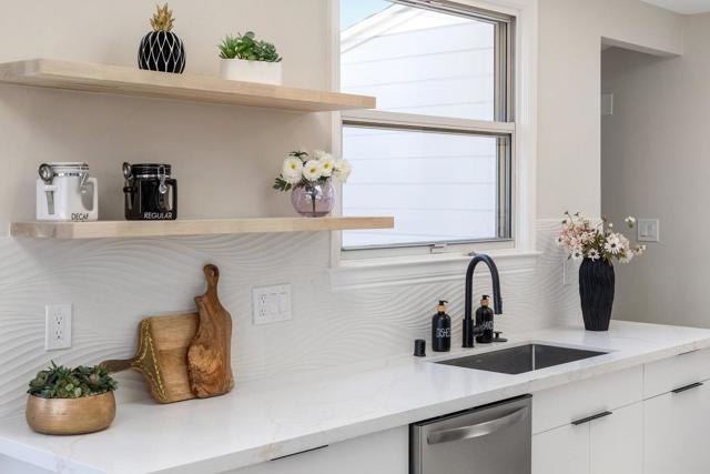 351 Elder Avenue, Millbrae CA: https://media.crmls.org/mediaz/e2fe7ec8-ead3-4c5a-980c-bb79e9106051.jpg