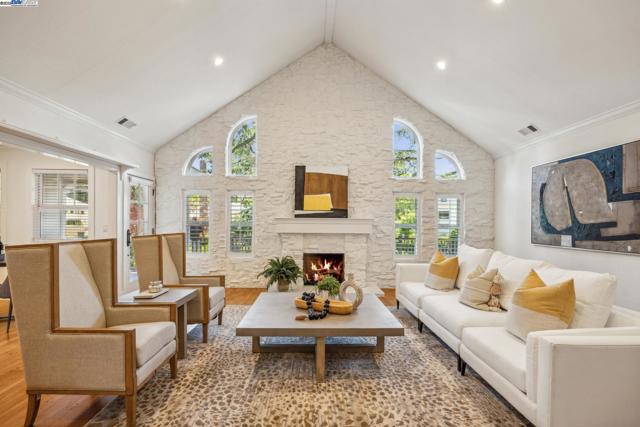 628 Saint Mary St, Pleasanton CA: https://media.crmls.org/mediaz/e2fed50d-671a-4a6c-b581-5f3b2842d0b2.jpg
