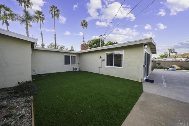9903 Lindo Lake Place, Lakeside CA: https://media.crmls.org/mediaz/e2ff0fd7-4043-41ba-9f6b-383275e50322.jpg