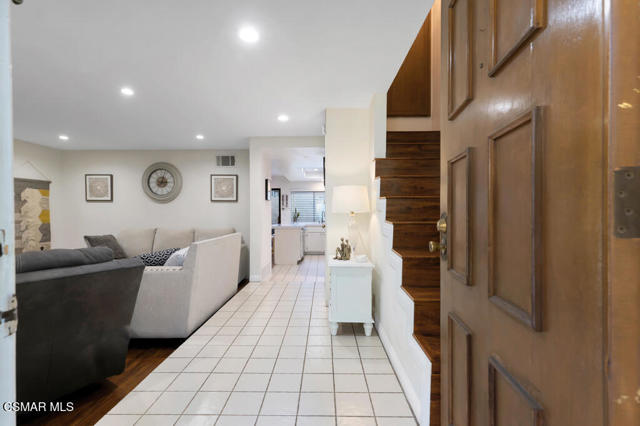 8235 Mason Avenue, Winnetka CA: https://media.crmls.org/mediaz/e2ff35b8-9b40-4829-a4f4-c8ab91b99c34.jpg