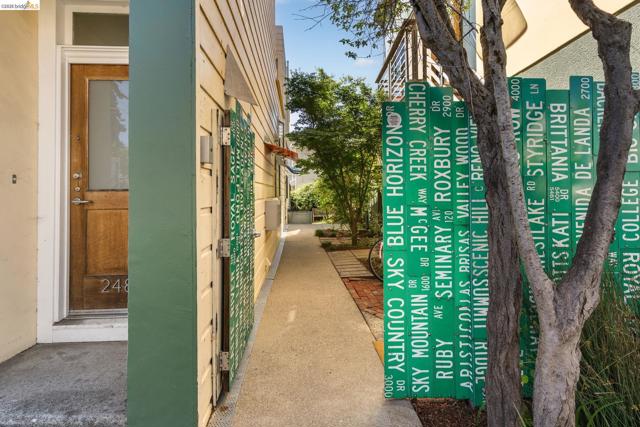 Image 1 of 32 For 2484 Martin Luther King Jr Way