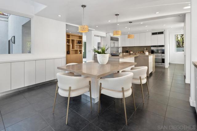 6172 Via Posada Del Norte, Rancho Santa Fe CA: https://media.crmls.org/mediaz/e2ff92ed-dd11-40be-9cf9-6cc026748bfb.jpg