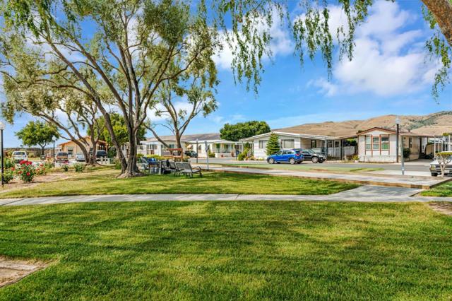 275 Burnett Avenue, Morgan Hill CA: https://media.crmls.org/mediaz/e2ffb39a-fd60-45ce-b7d0-709abffbd046.jpg