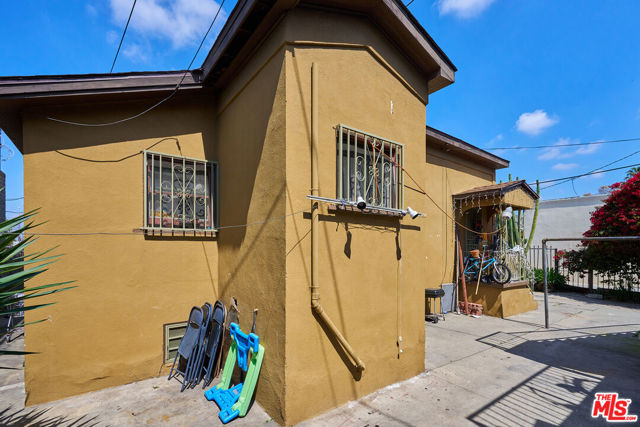 2119 Broadway, Los Angeles, California 90031, ,Multi-Family,For Sale,Broadway,24408325