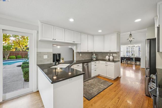 3801 Mohr Ave, Pleasanton CA: https://media.crmls.org/mediaz/e300b7b7-809c-4847-b8ea-632ca80a257c.jpg