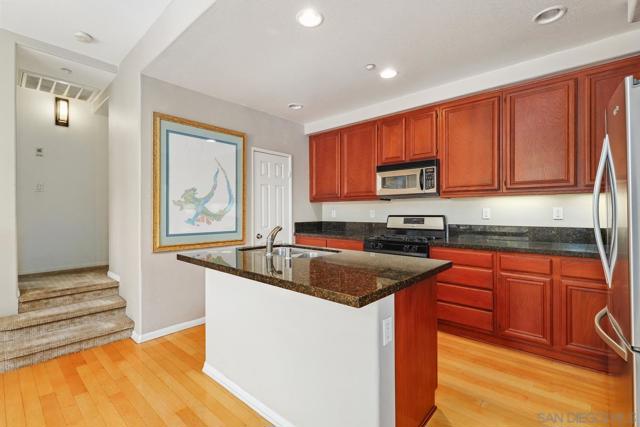 2801 Escala Cir, San Diego CA: https://media.crmls.org/mediaz/e300da1f-5740-4790-9525-3268c90b32f6.jpg