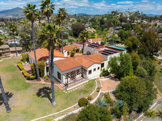 3928 La Cresta Way, Bonita CA: https://media.crmls.org/mediaz/e300f9f9-caef-4d82-9e79-c2a75cfcff48.jpg