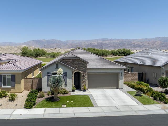 Image 44 of 63 For 84994 Bedero Court