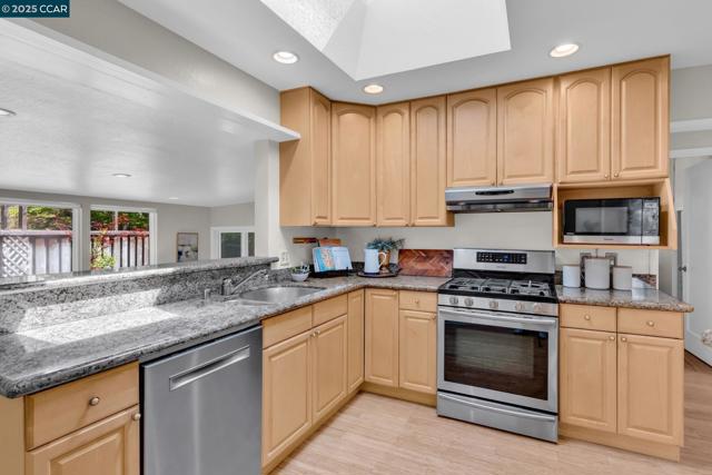 81 MAPLE LANE, Walnut Creek CA: https://media.crmls.org/mediaz/e301813b-8192-480d-8286-b2b234a355e5.jpg