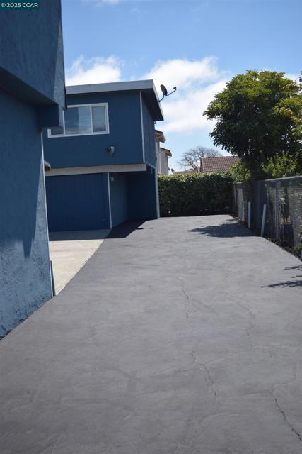2518 Manchester Ave, San Pablo CA: https://media.crmls.org/mediaz/e301e422-add3-45fe-982d-ed4ec5749454.jpg
