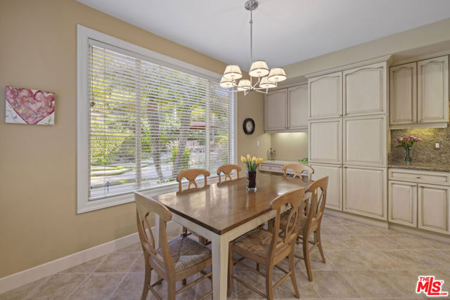 3432 Daniella Court, Calabasas CA: https://media.crmls.org/mediaz/e3028281-1f82-42ef-a513-b2f217577fd0.jpg