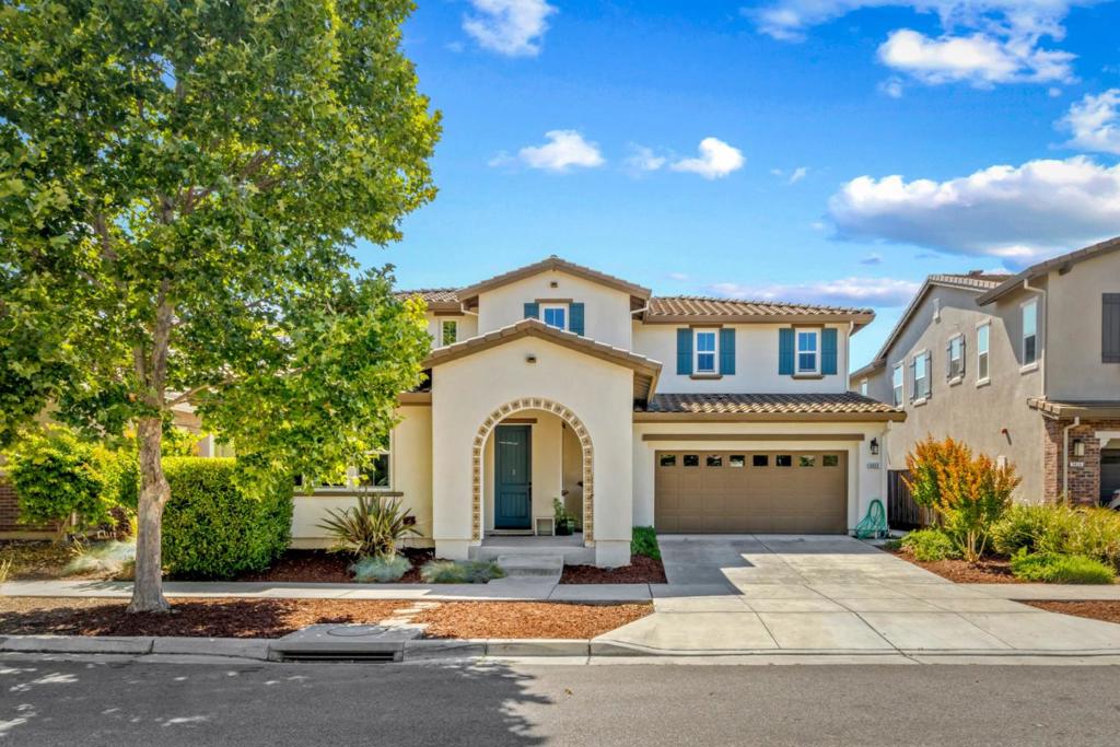 9850 Bobcat Court