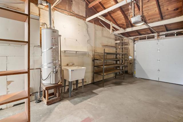 957 Oakwood Avenue, Vallejo CA: https://media.crmls.org/mediaz/e3058ac9-c2ad-4267-afc1-909915af0bf0.jpg