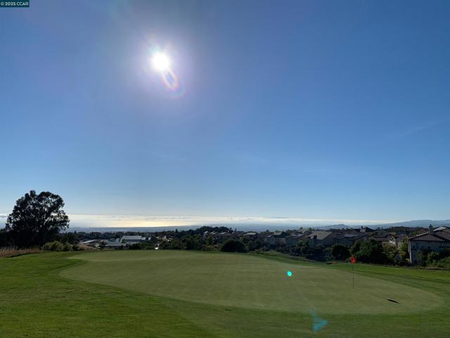 130 Arundel Dr, Hayward CA: https://media.crmls.org/mediaz/e306863f-661f-4014-a5f6-3f53d90aa203.jpg