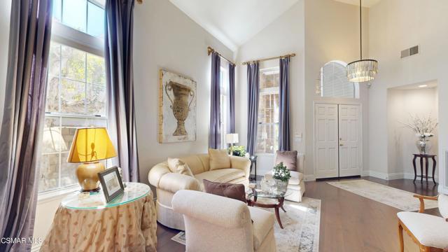 2343 Solway Court, Thousand Oaks CA: https://media.crmls.org/mediaz/e306959c-cdc0-4e32-96c3-d29de09e6861.jpg