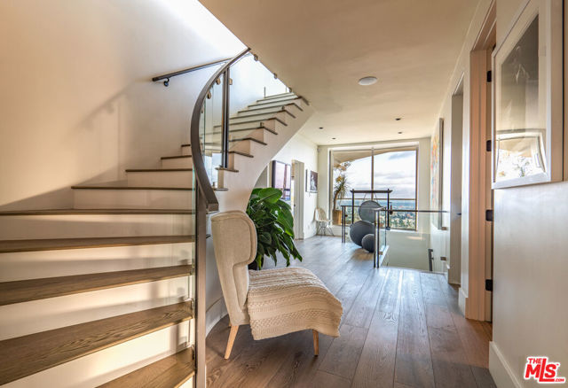 8572 Hillside Avenue, Los Angeles CA: https://media.crmls.org/mediaz/e306d5c9-1451-463e-b459-ac407cf6759b.jpg