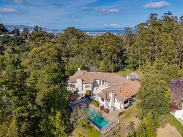 1035 Macadamia Drive, Hillsborough CA: https://media.crmls.org/mediaz/e306ef43-d0ff-496e-b2b9-b98c6dd77058.jpg