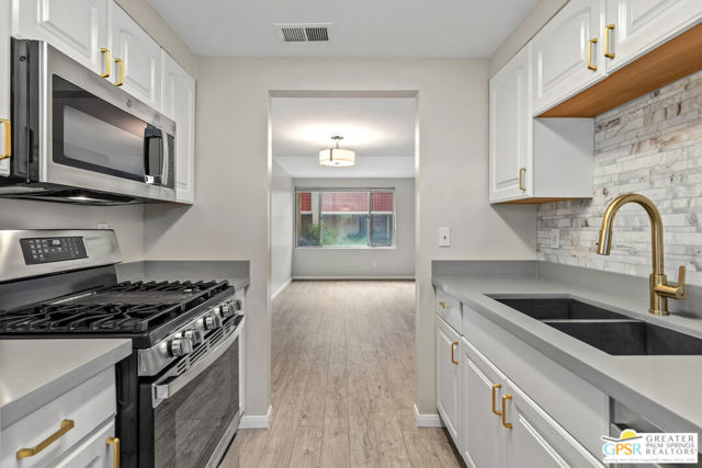 2260 N Indian Canyon Drive #A, Palm Springs, CA 92262