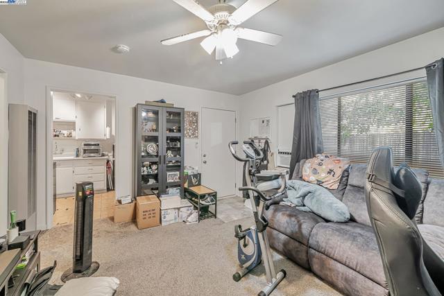 4655 Augustine St, Pleasanton CA: https://media.crmls.org/mediaz/e30746da-7180-4046-a3ac-92b4e92c99cb.jpg