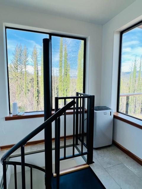 518 Container Way, Boulder Creek CA: https://media.crmls.org/mediaz/e307a779-5596-47d4-8c2f-a1e81dce753f.jpg