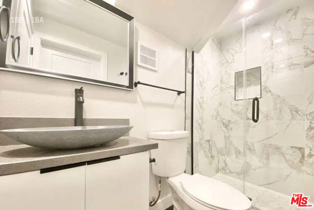 1726 Menlo Avenue, Los Angeles CA: https://media.crmls.org/mediaz/e307cb8d-28a2-4fbf-8dca-875f93b3e0dd.jpg