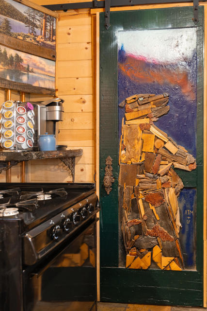 40114 Esterly Lane, Big Bear CA: https://media.crmls.org/mediaz/e3081da4-4e04-4c33-a44a-dedb769b8146.jpg