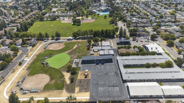 368 Beverly St, Livermore CA: https://media.crmls.org/mediaz/e308339d-423b-4c5d-815c-7c9eb21eea57.jpg