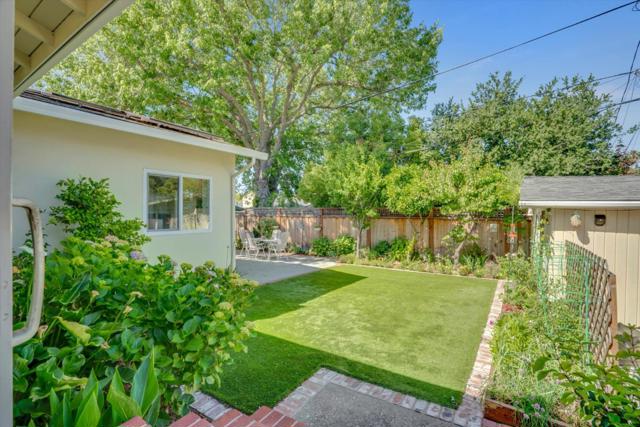 1583 Mitchell Way, Redwood City CA: https://media.crmls.org/mediaz/e30841fa-82dd-4c68-9ede-c4b6f186df81.jpg