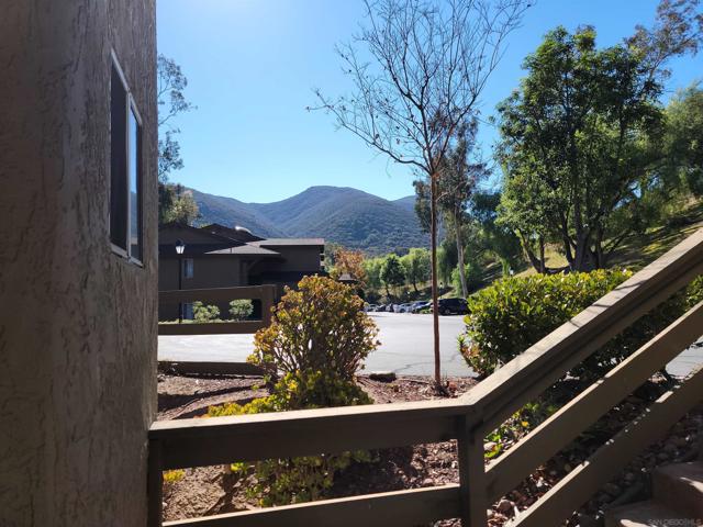 7336 Mission Dam Terrace, Santee CA: https://media.crmls.org/mediaz/e30999e4-260c-40fa-956b-bb148905a446.jpg