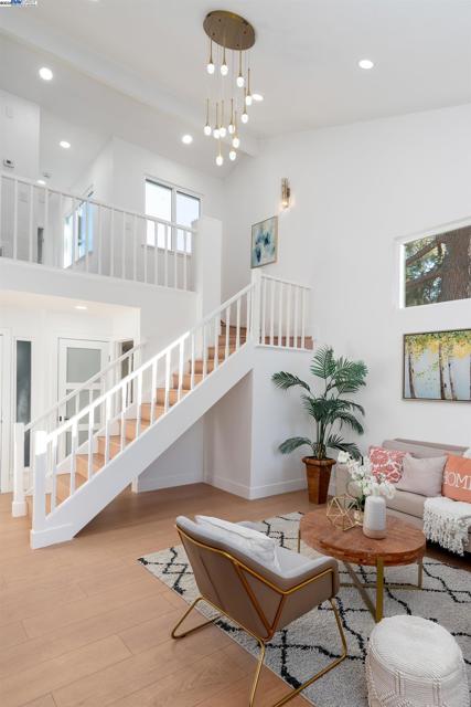 498 Via Royal, Walnut Creek CA: https://media.crmls.org/mediaz/e30a8b1b-c66a-4b4d-9d27-620858e47e9b.jpg