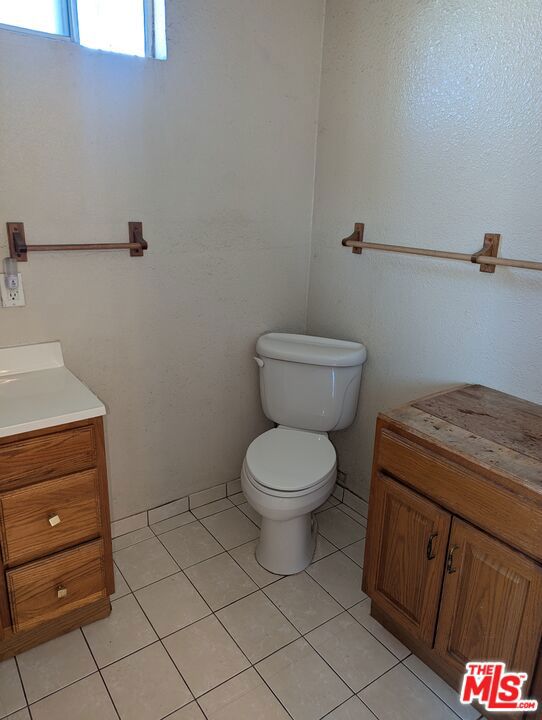 2134 8th Avenue, Los Angeles CA: https://media.crmls.org/mediaz/e30ac413-4acf-44a8-b12b-fde3d5119796.jpg