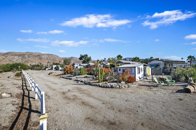 74711 Dillon Road, Desert Hot Springs CA: https://media.crmls.org/mediaz/e30b21d5-b70e-41ed-8ec5-2c27d0fb8369.jpg
