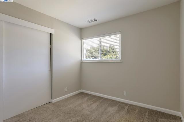 7942 Vomac Rd, Dublin CA: https://media.crmls.org/mediaz/e30b22ea-672b-46d2-be03-dfc450983b31.jpg
