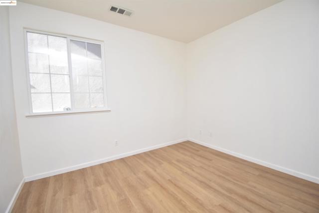 127 Delta Vista Ln, Pittsburg CA: https://media.crmls.org/mediaz/e30b6339-49ab-4ca3-ab57-44a025ece176.jpg