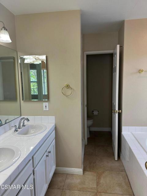 630 Warwick Avenue, Thousand Oaks CA: https://media.crmls.org/mediaz/e30bc8fb-b762-43f1-93fb-1a2c34c93d06.jpg